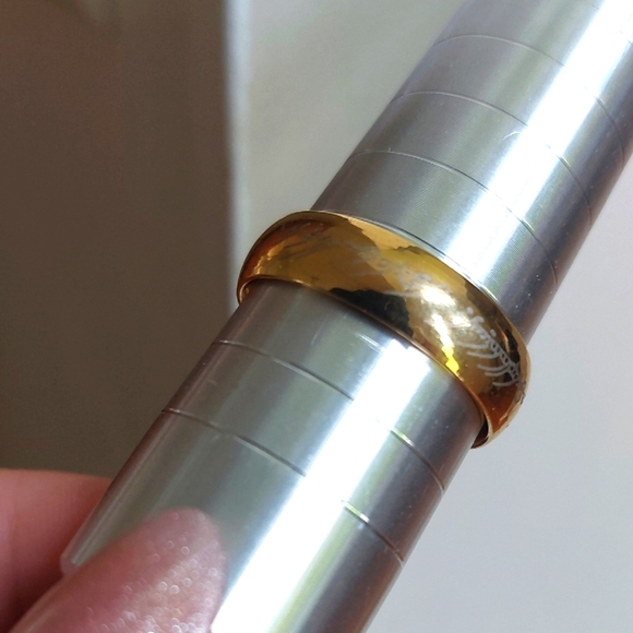 Goldtone LORD OF THE RINGS Band Ring Inscription Sz 11.5 - Picture 1 of 6